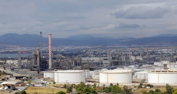ΔΝΤ: Τα μονοπώλια πετρελαίου εμποδίζουν την ανταγωνιστικότητα της ελληνικής οικονομίας