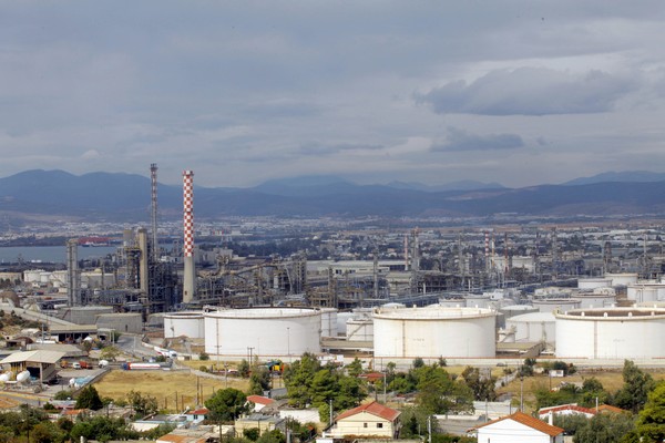 ΔΝΤ: Τα μονοπώλια πετρελαίου εμποδίζουν την ανταγωνιστικότητα της ελληνικής οικονομίας