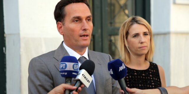 Δημητρακόπουλος: “Άκη πρέπει να σπάσεις τη σιωπή σου”