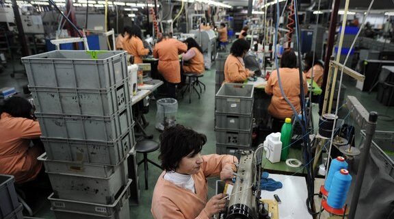 Eλληνική βιομηχανία: 200.000 λιγότερες θέσεις εργασίας μέσα σε πέντε χρόνια