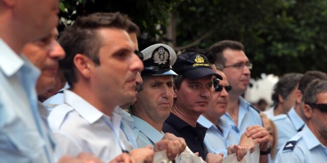 “Όχι” σε Στουρνάρα από πανεπιστημιακούς και ένστολους