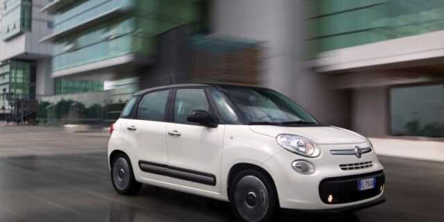 Fiat. Οι νέες εκδόσεις του 500 (L, Street και by Gucci) πάνε Παρίσι