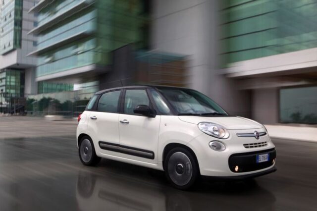 Fiat. Οι νέες εκδόσεις του 500 (L, Street και by Gucci) πάνε Παρίσι