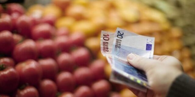 Με 2,9 δισεκατομμύρια θα επιβαρυνθούν το 2013 οι φορολογούμενοι