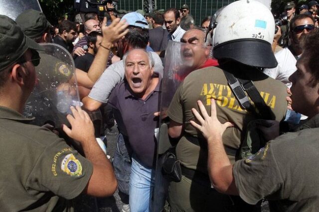 Independent: Διάσωση αλά Ισπανικά για την κρίση χρέους στην Ελλάδα