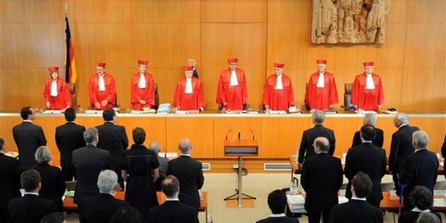 Συνταγματικό Δικαστήριο Καρλσρούης: “Ναι” υπό όρους για το ESM