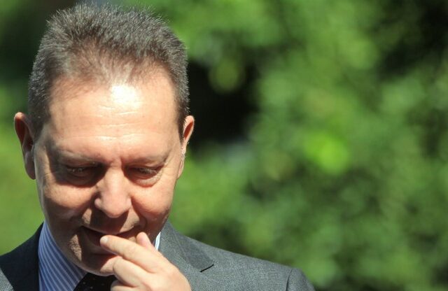 Σκληρά μέτρα για να κλείσει η συμφωνία με την τρόικα