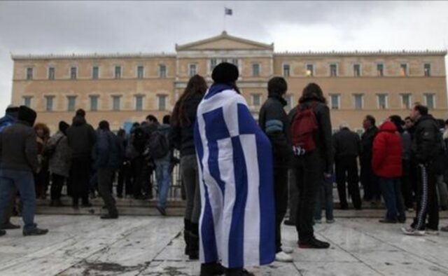 Η Ευρωζώνη εξετάζει και νέο κούρεμα του ελληνικού χρέους