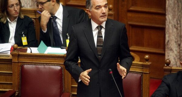 Βόμβα Σαλμά για μεγάλη κομπίνα με “τεχνητή” έλλειψη φαρμάκων