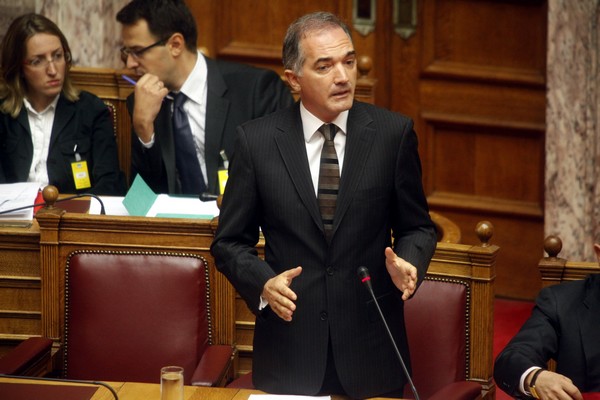 Βόμβα Σαλμά για μεγάλη κομπίνα με “τεχνητή” έλλειψη φαρμάκων
