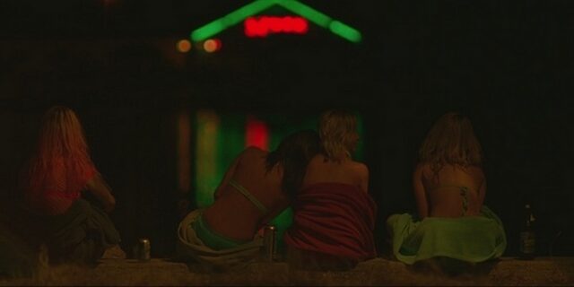 ”Spring Breakers”: O Χάρμονι Κορίν σέρνει νεαρές κορασίδες στο βούρκο