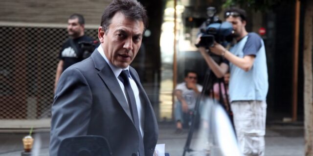 Διαψεύδει τις διαρροές περί κατάργησης του 8ώρου το υπουργείο Εργασίας