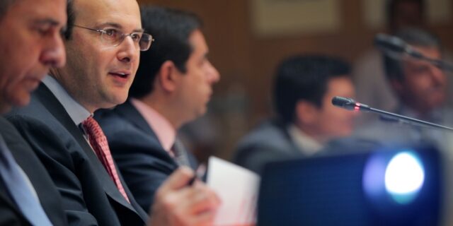 Χατζηδάκης: Το Νοέμβριο η συζήτηση με την τρόικα για τους πλειστηριασμούς