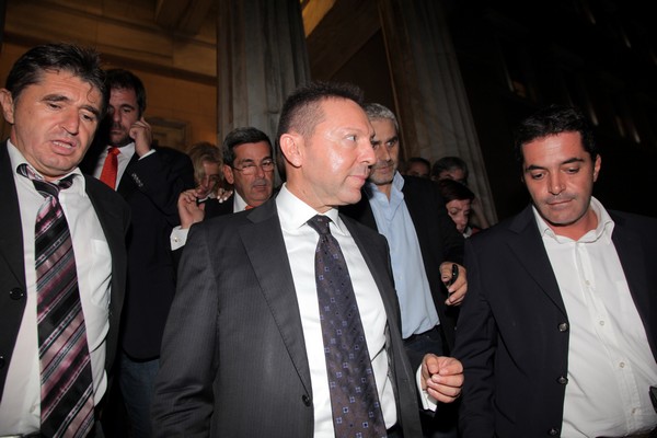 Αδιέξοδο στις συζητήσεις γιατρών, δικηγόρων με Στουρνάρα