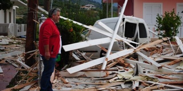 Εικόνες βιβλικής καταστροφής στη Λευκάδα