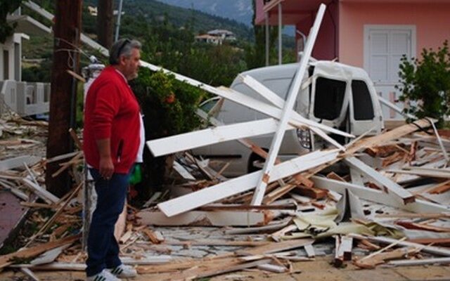 Εικόνες βιβλικής καταστροφής στη Λευκάδα