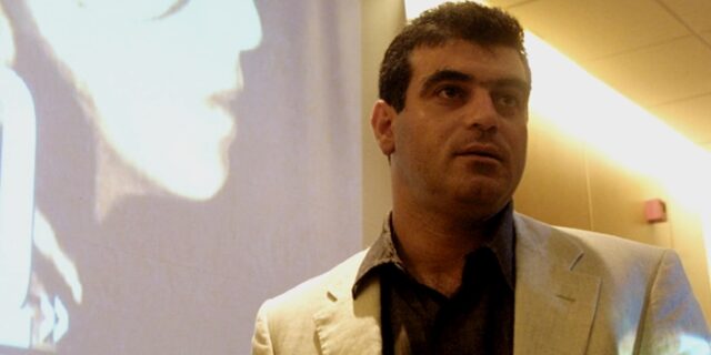Αντιδράσεις για το ένταλμα σύλληψης σε βάρος Βαξεβάνη