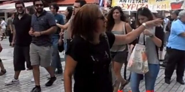 Πάτρα: Διαδηλωτές αποδοκίμασαν όσους κάθονταν σε καφετέριες
