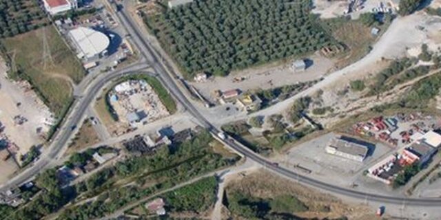 Γκρέμισε το αυθαίρετο σπίτι του για να προλάβει το πρόστιμο