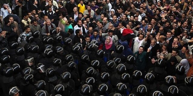 Δραματικές προβλέψεις για το 2013: Η πείνα φέρνει παγκόσμιες αναταραχές