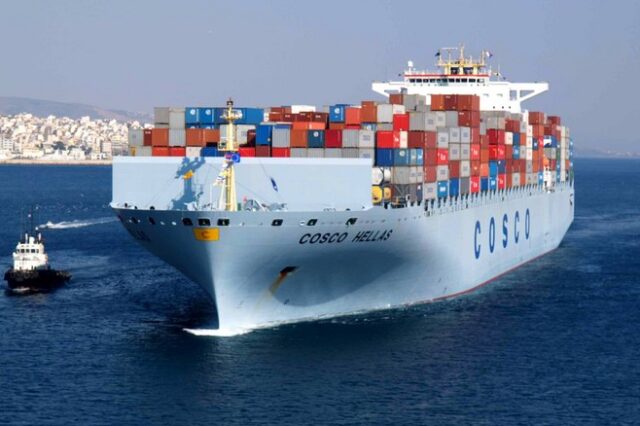 New York Times: Η Cosco θέλει όλο το λιμάνι του Πειραιά