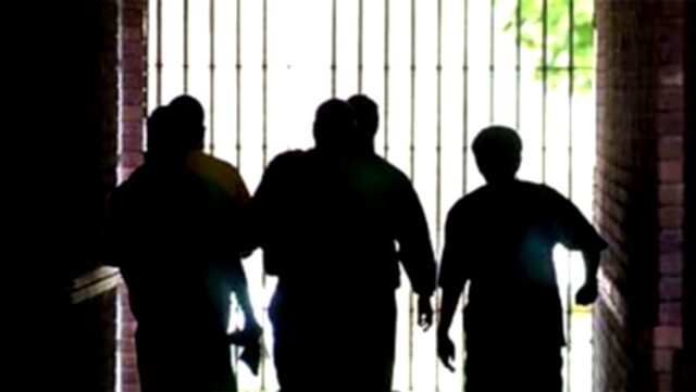 Συμμορία ανηλίκων πίσω από δέκα ένοπλες ληστείες