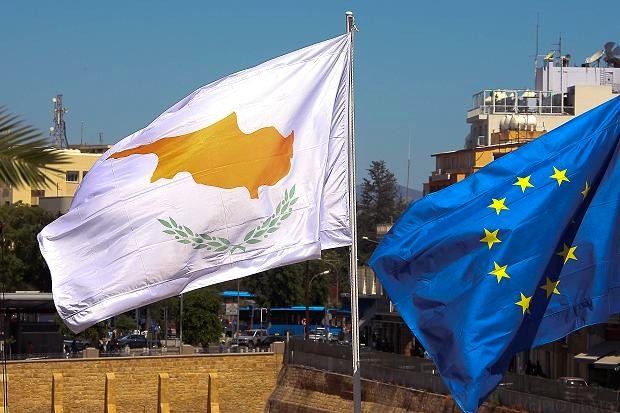 Οι Ελληνοκύπριοι ”ψηφίζουν” Μνημόνιο