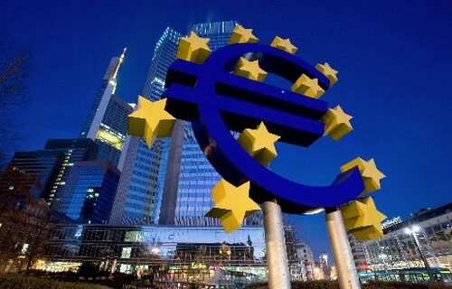 ΕΚΤ: Μειώστε τους μισθούς στον ιδιωτικό τομέα