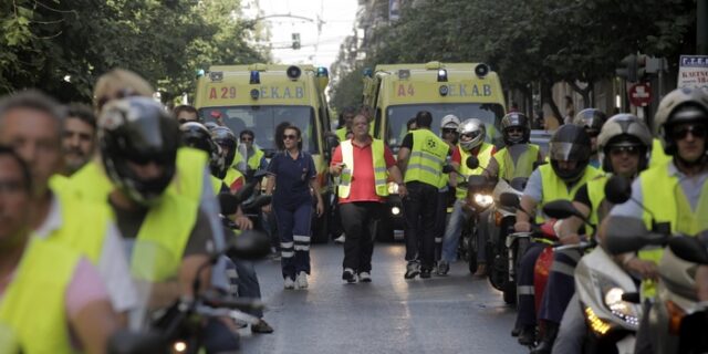 Χωρίς ασθενοφόρα την Τρίτη για τρεις ώρες