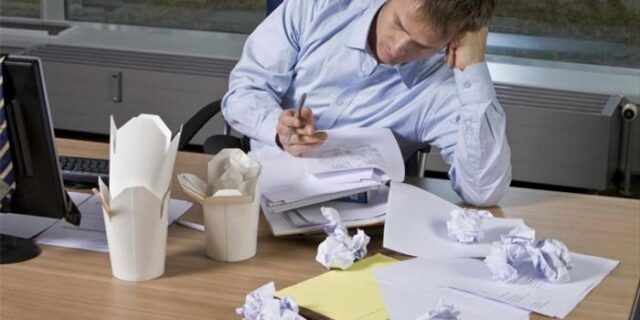 Αλλαγή… πόστου για 5.256 εργαζομένους λόγω συγχωνεύσεων