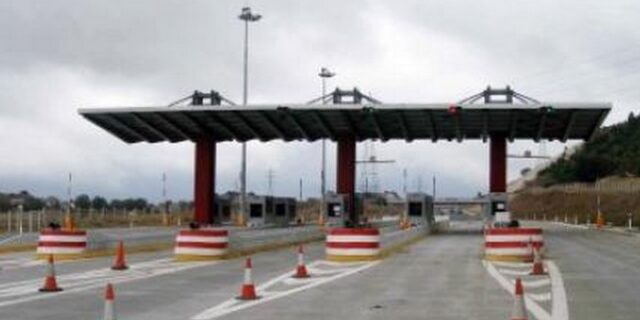Έπεσε θύμα ξυλοδαρμού και ληστείας ενώ άλλαζε λάστιχο
