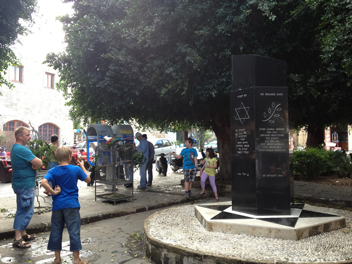 Έσβησαν τη σβάστικα από το Μνημείο Ολοκαυτώματος των Εβραίων στη Ρόδο