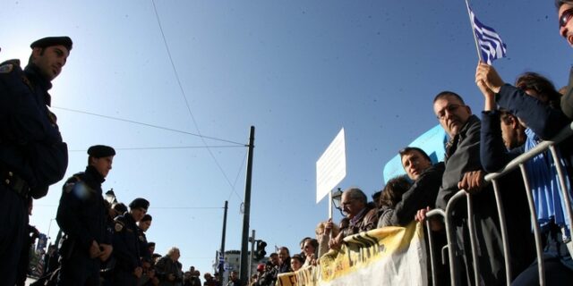 ΠΟΕΣΥ: Αντικατέστησαν δημοσιογράφο της ΕΡΤ3, επειδή μίλησε για “ισχυρή αστυνομική παρουσία”