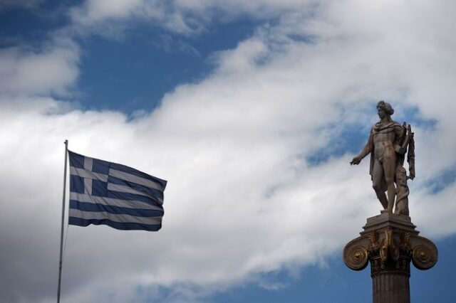 ΚΕΠΕ: Ύφεση 6,1% το 2012