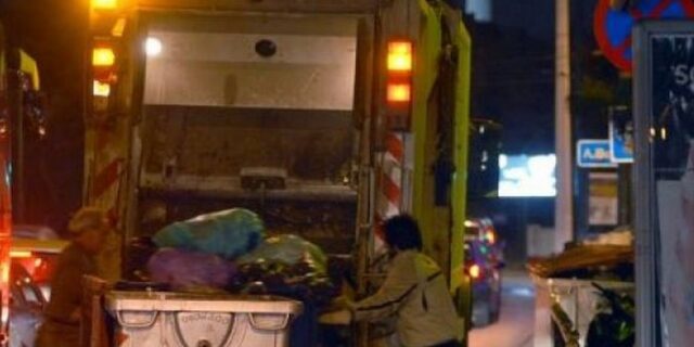 Πήγαν να μαζέψουν τα σκουπίδια και έπεσαν πάνω σε ένοπλους μεθυσμένους