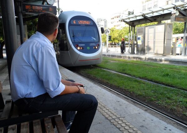 Επίθεση με βόμβα μολότοφ εναντίον του τραμ στο ΣΕΦ
