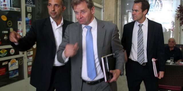 Le Monde: “Λερναία Ύδρα η Τρόικα για την Ελλάδα”