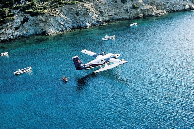 Στον πάγο τα σχέδια επενδυτών για την αδειοδότηση υδροπλάνων