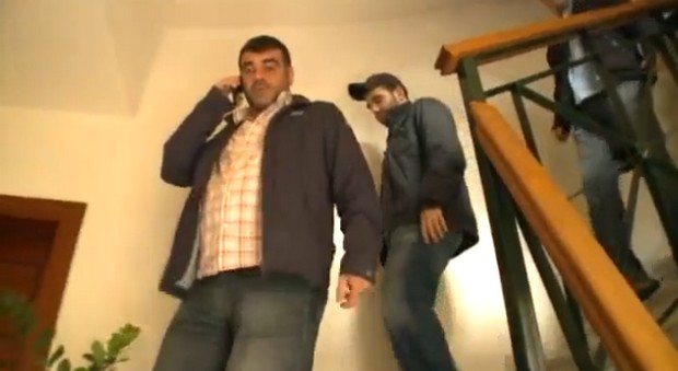 Βίντεο: Καρέ καρέ η σύλληψη του Κώστα Βαξεβάνη