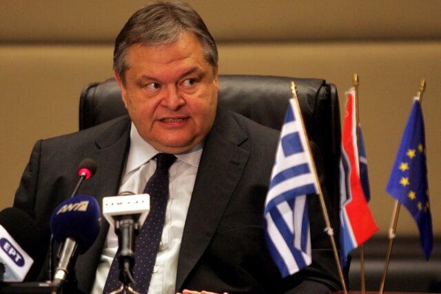 Κατάθεση Βενιζέλου “καίει” τον Παπακωνσταντίνου: Δεν ξέρω αν πήρα την πραγματική “λίστα Λαγκάρντ”