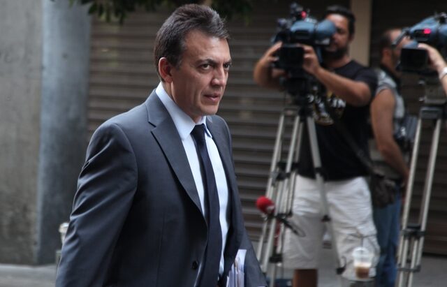 Με νόμο κάθε Δεκέμβριο θα καθορίζεται ο κατώτατος μισθός
