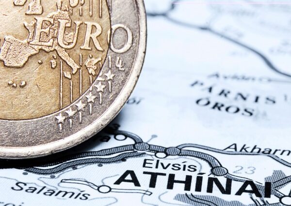 Moody’s: Το χρέος της Ελλάδας παραμένει μη βιώσιμο
