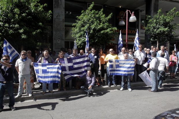 Ανεξάρτητοι Έλληνες: Aποδοκιμασίες και γιουχαΐσματα κατά της Τρόικας