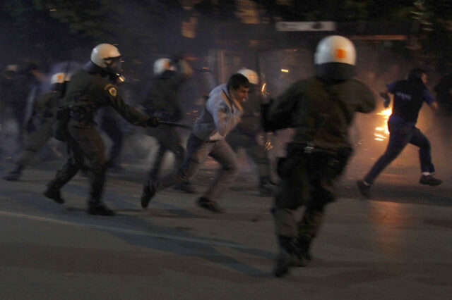 “Μελανή κηλίδα” για τις πρυτανικές αρχές του ΑΠΘ, η 17η Νοέμβρη του 2012