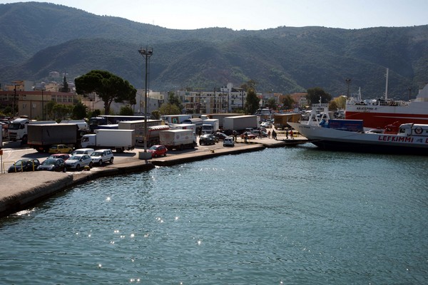 Αίρεται η επιστράτευση των ναυτεργατών