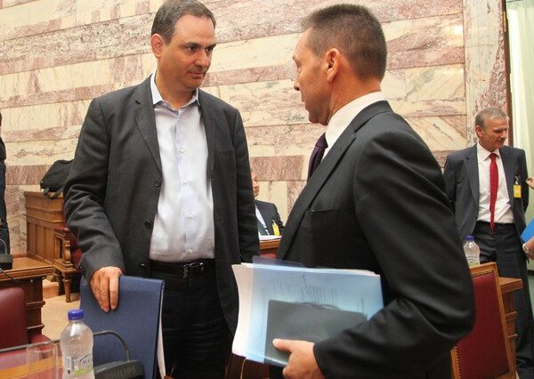 ΠΑΣΟΚ: Αποκλείει ένταξη μη σχετικών διατάξεων στον εφαρμοστικό νόμο