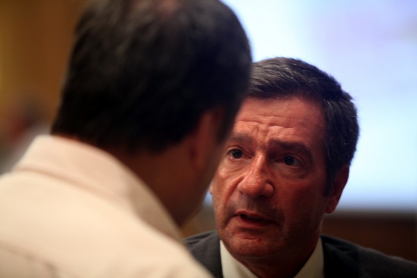 Ο Γ. Καμίνης αρνήθηκε να δεσμευθεί ως προς τη μη διαθεσιμότητα υπαλλήλων του δήμου