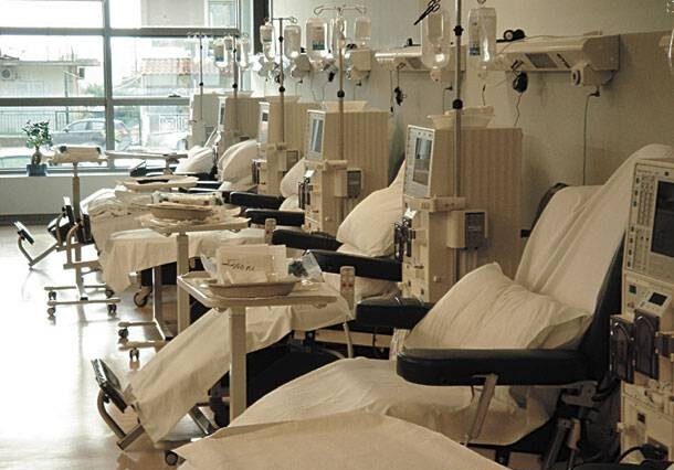 Νεφροπαθείς στη Βόρεια Ελλάδα απέχουν από την αιμοκάθαρση διαμαρτυρόμενοι για τις περικοπές