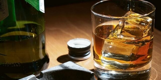 Σε τσιγάρα και ποτά “επενδύουν” οι έφηβοι