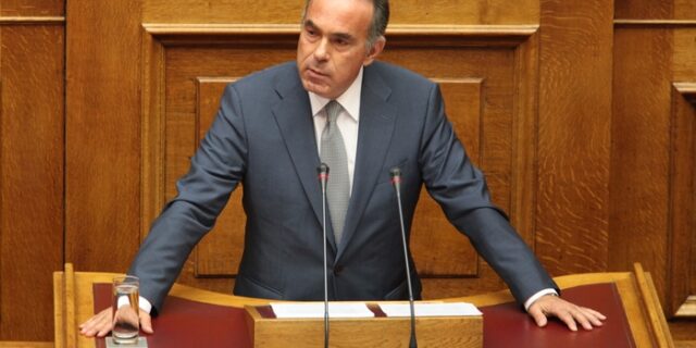 Στις Περιφέρειες περνούν από τον Σεπτέμβριο του 2013 τα ΙΕΚ